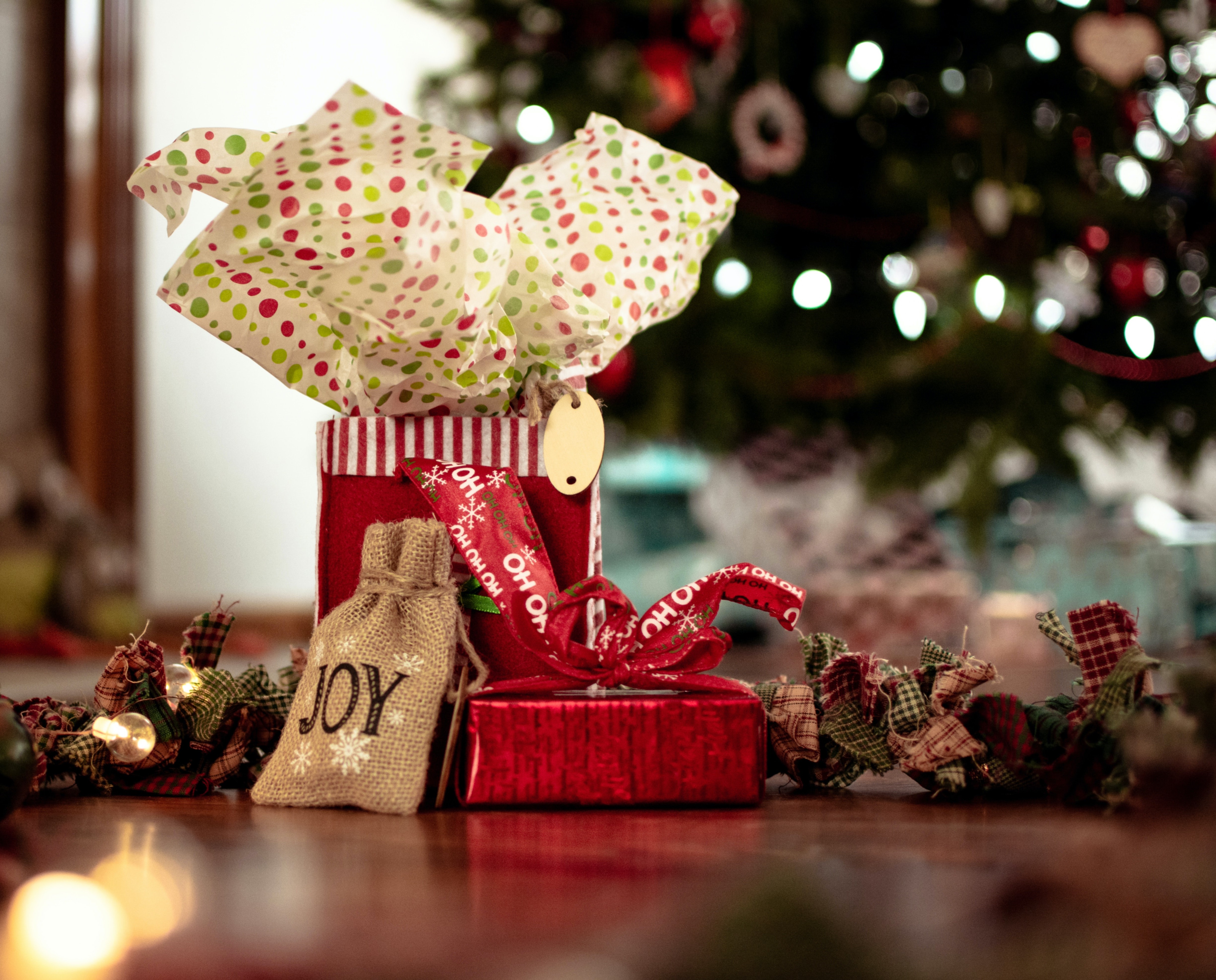 10 Great $20 and Under Christmas Gifts for Your Child's Teacher